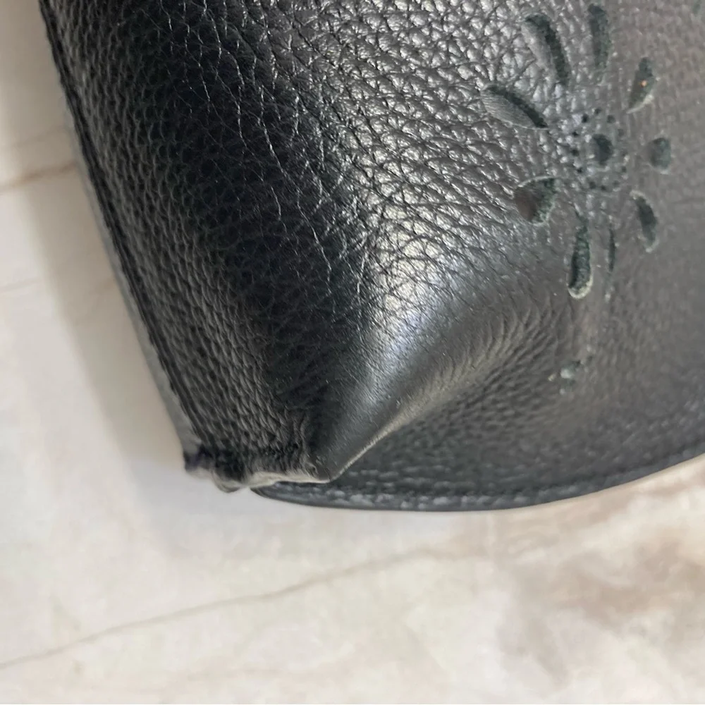 Kate spade black pebbled leather perforated clutch bag flowers floral
